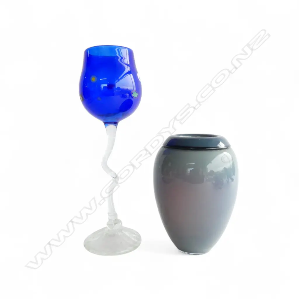 2 PCES ART GLASS; HOGLUND VASE, WINE GLASS SIGNED VENUS 2000 NZ H.270mm Image 1++