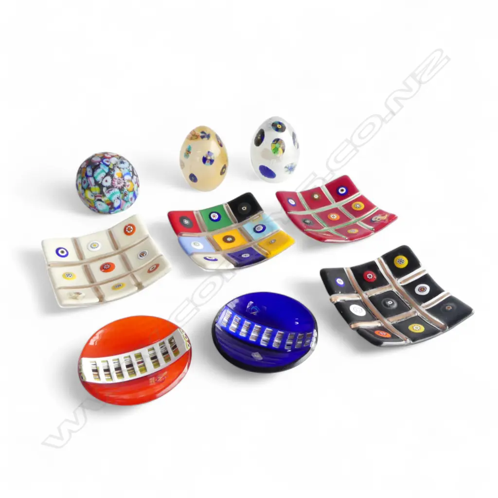 9 PCES MURANO GLASS; 4 SQUARE DISHES 110x110mm, 2 95mm dia, 3 PAPERWEIGHTS (PR+1) Image 1++