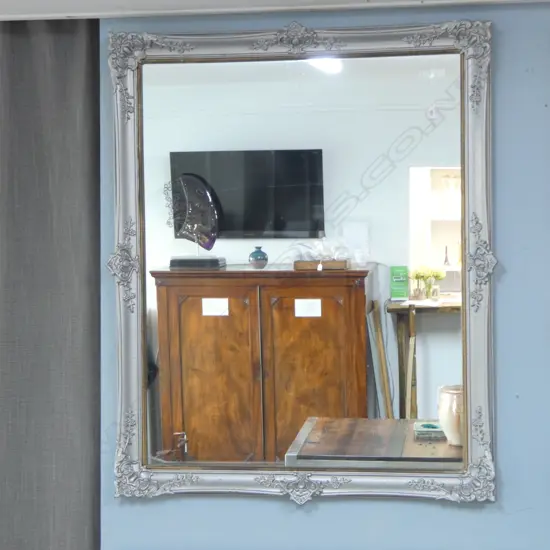 LG MIRROR w. SILVER FRAME 1100x900mm