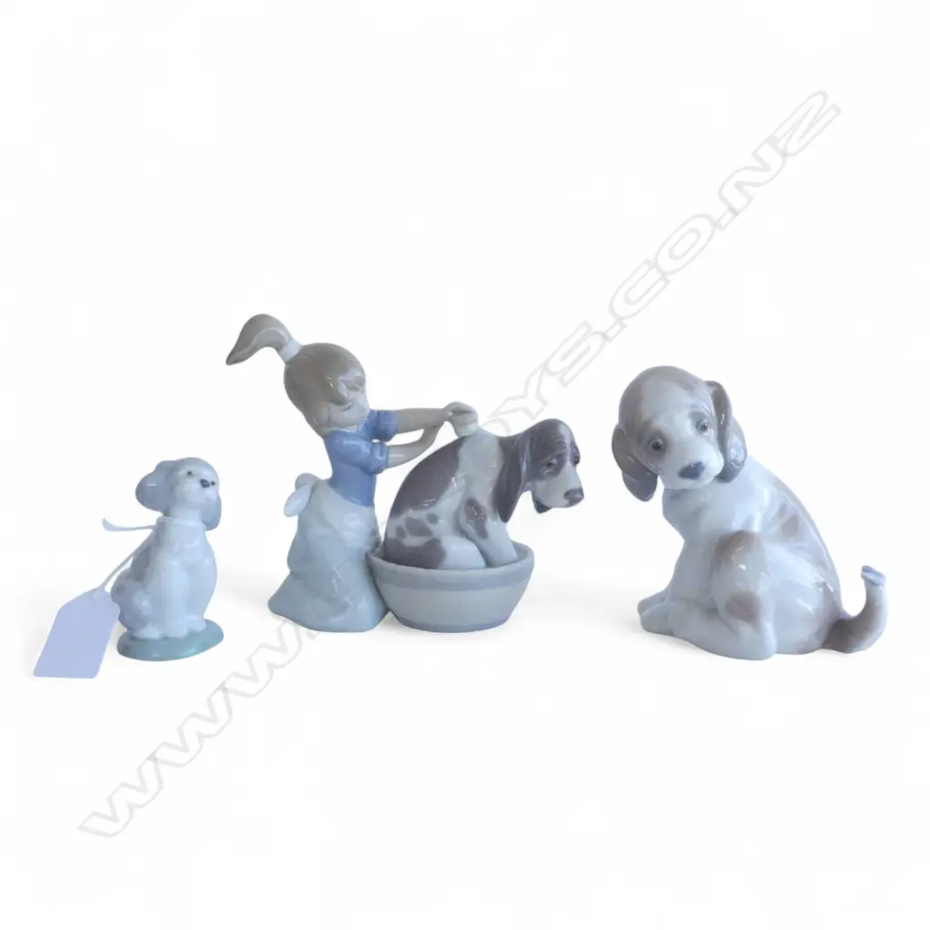 3 LLADRO: #5455 'BASHFUL BATHER' H.125mm, #6210 'GENTLE SURPRISE' & DOG Image 1++
