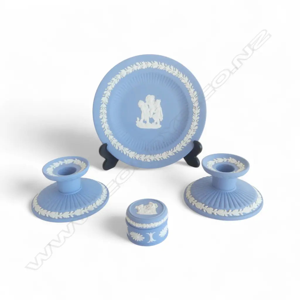 4 PCES BLUE WEDGWOOD JASPERWARE Image 1++