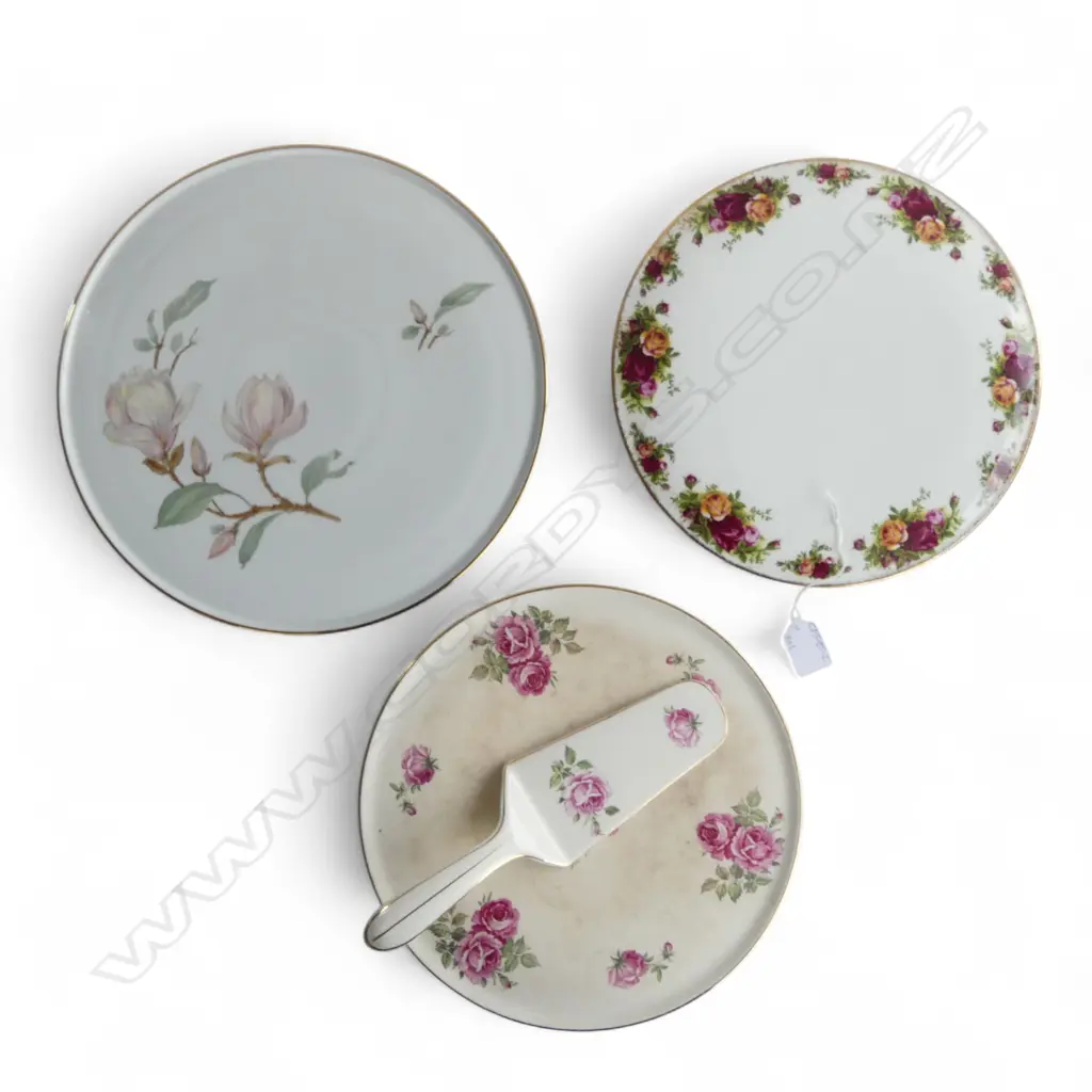 3 FANCY CHINA CAKE PLATES + INCLUDING RA OLD COUNTRY ROSES & CAKE SLICE Image 1++
