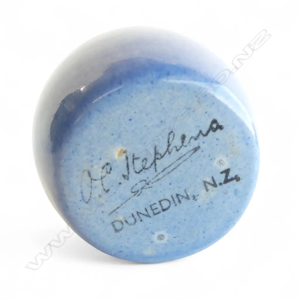 LIGHT BLUE O.C.STEPHENS LIGHT BLUE SPECKLED VASE SIGNED, H. 85mm Image 1++