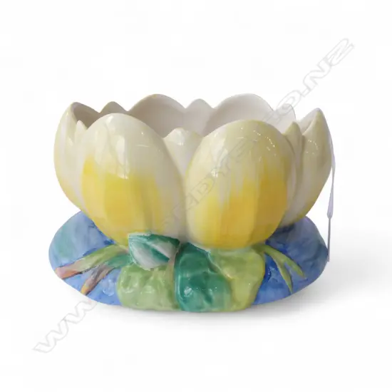 CLARICE CLIFF LILY BOWL W.225mm