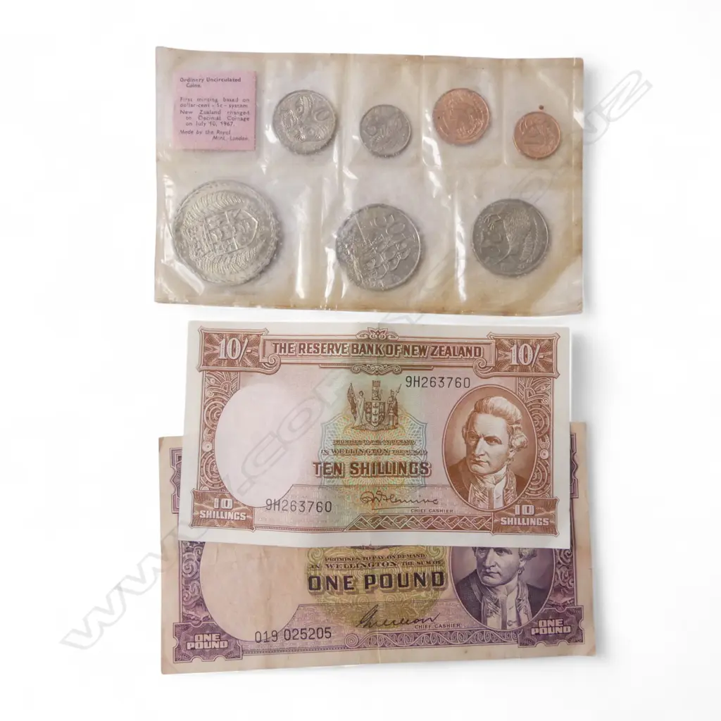 2 NZ BANK NOTES; FLEMING 10/-, WILSON £1 + 1967 UNC COIN SET Image 1++