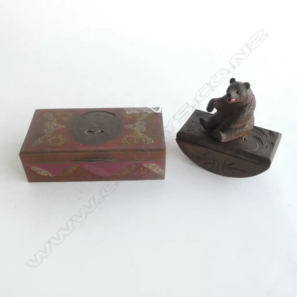 OLD WWII PERIOD INDIAN ENGRAVED & COLOURED CALENDAR TIN 1929-1956 'TO MAM FROM IVOR'UNDERNEATH & CARVED LITTLE BLACK FOR Image 1++