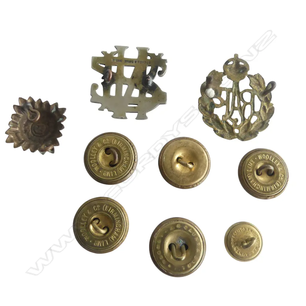 NZR BADGE AND MILITARY BUTTONS Image 1++