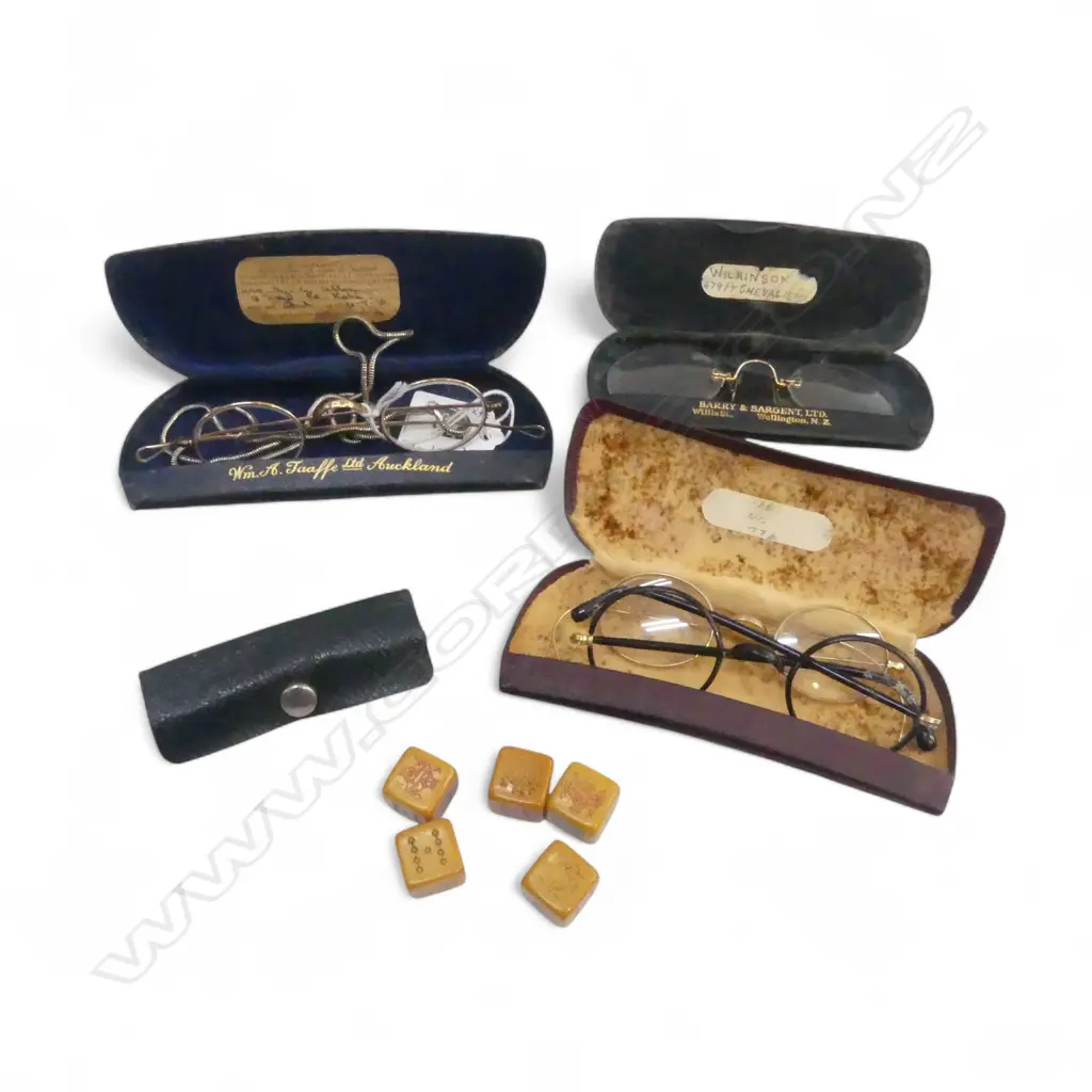 3 PRS VINTAGE SPECTACLES, OTHER PR & GAMING DICE  Image 1++