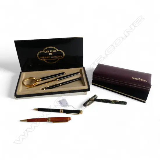 2 CASED BALLPOINT PENS, ABBOTSFORD 14CT NIB FOUNTAIN PEN, PIERRE CARDIN 3 PCE SET 