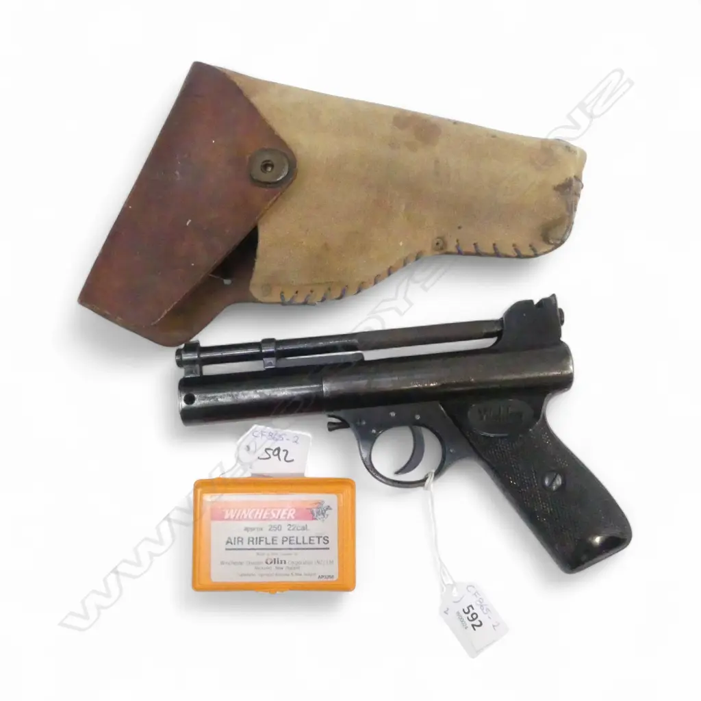 WEBLEY AIR PISTOL IN HOLDER AND PELLETS Image 1++