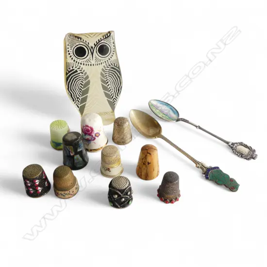 PR. N.Z. SOUVENIR SPOONS, ASST. THIMBLES, OWL (FAULTS)