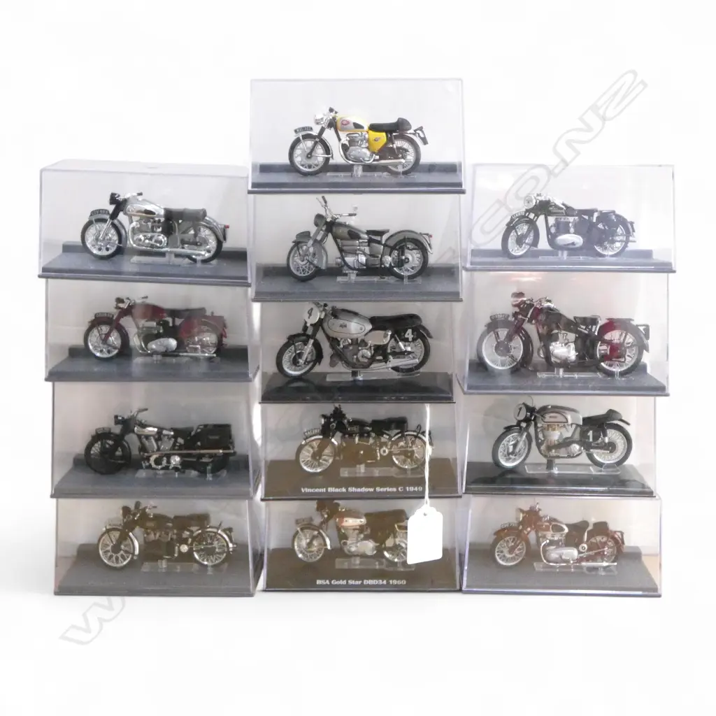 13 CASED MOTORCYCLE MODELS 120x60x85mm Image 1++