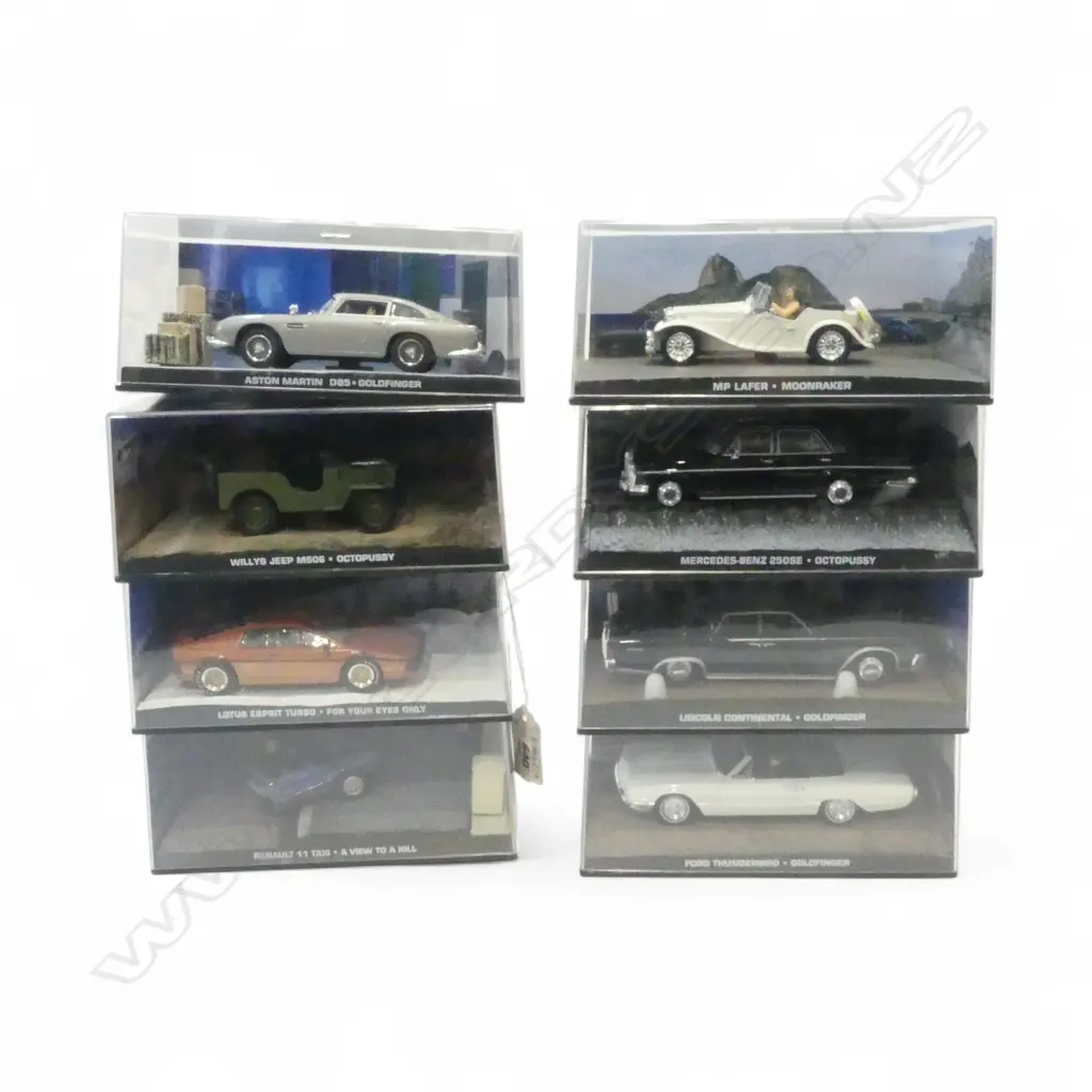 8 JAMES BOND 007 MODEL CARS, BOXED L.150mm Image 1++