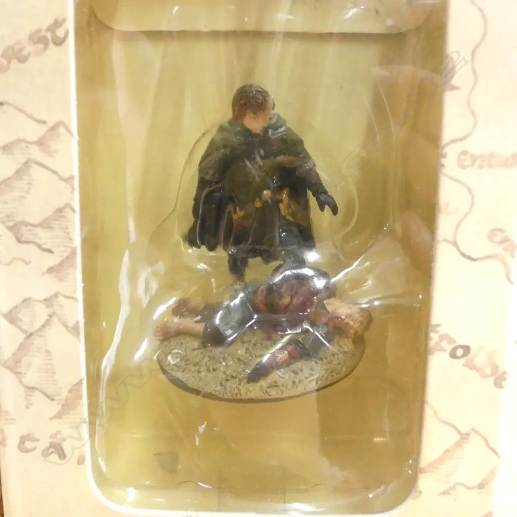 3 'THE LORD OF THE RINGS' METAL COLLECTOR MODELS; BOXED CONDITION, BOX 70x50x1000mm Image 1++