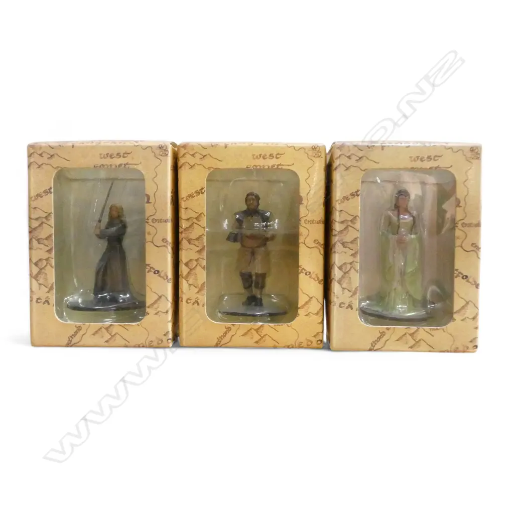 3 'THE LORD OF THE RINGS' METAL COLLECTOR MODELS; BOXED CONDITION, BOX 70x50x1000mm Image 1++