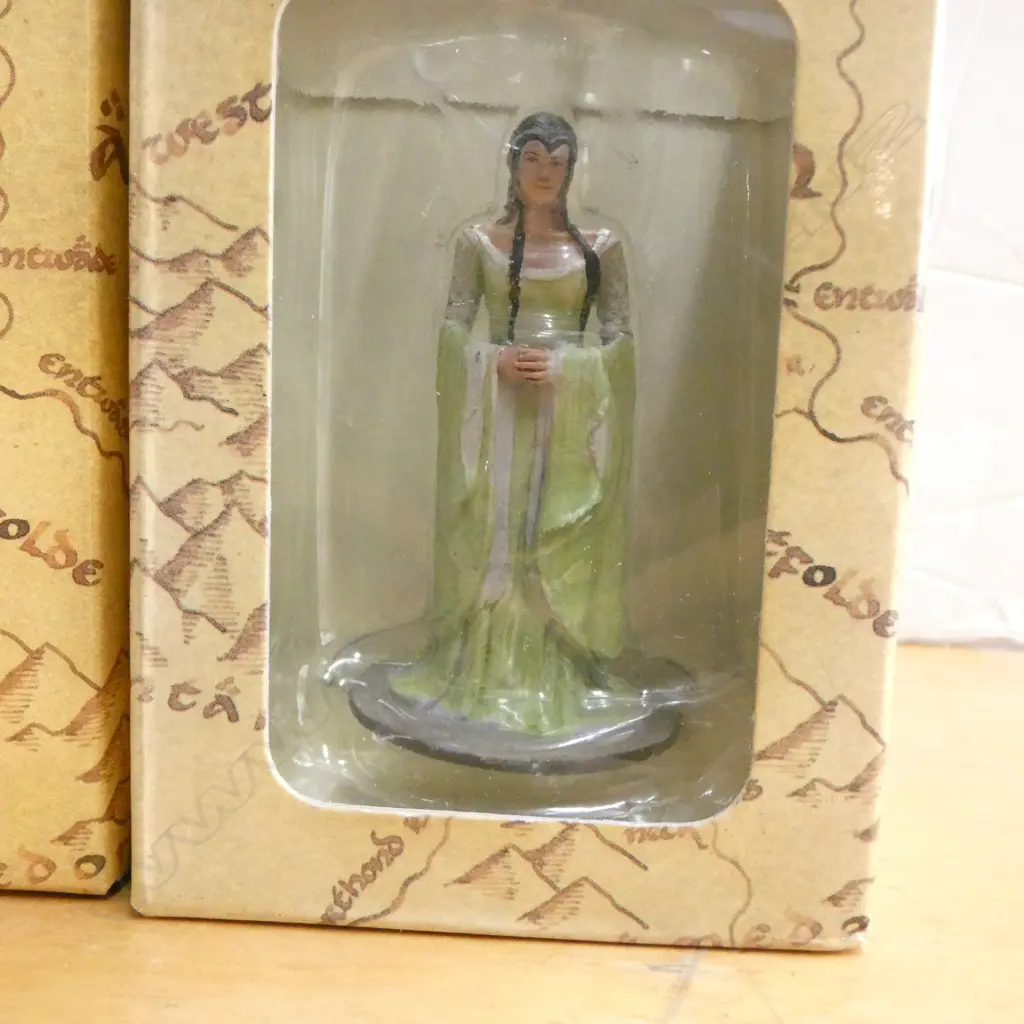 3 'THE LORD OF THE RINGS' METAL COLLECTOR MODELS; BOXED CONDITION, BOX 70x50x1000mm Image 1++