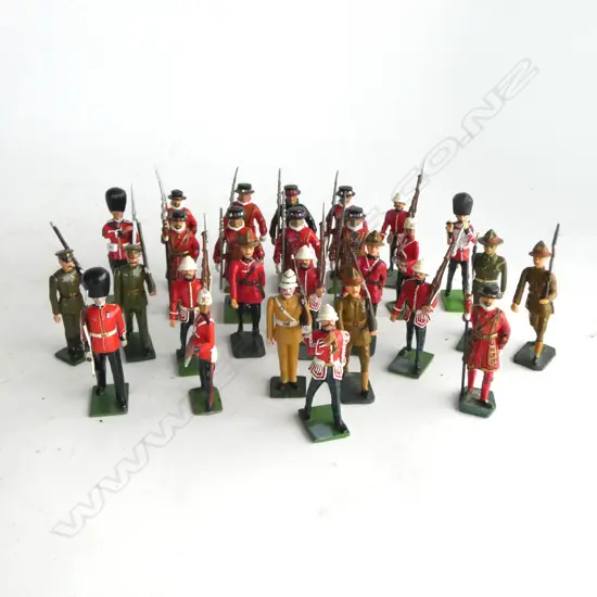 ASST. BRITAINS & OTHER MAKES LEAD BRITISH SOLDIERS Incl. YEOMAN WARDERS H.70mm etc