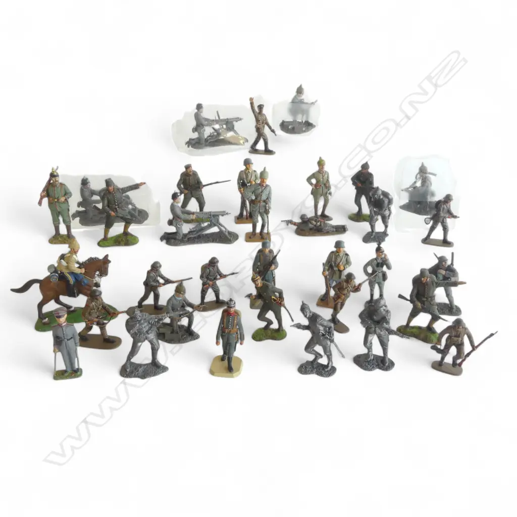 ASST METAL/COMPOSITE TOY SOLDIERS OF MOSTLY WWI ERA Image 1++