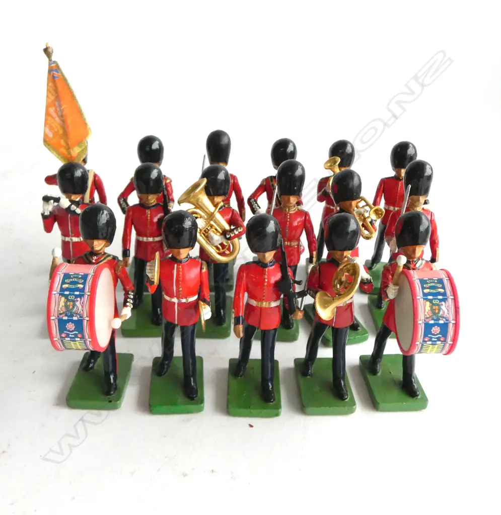 16 BRITAIN LEAD BRITISH SOLDIERS Incl. PIPE & DRUM H.65mm Image 1++