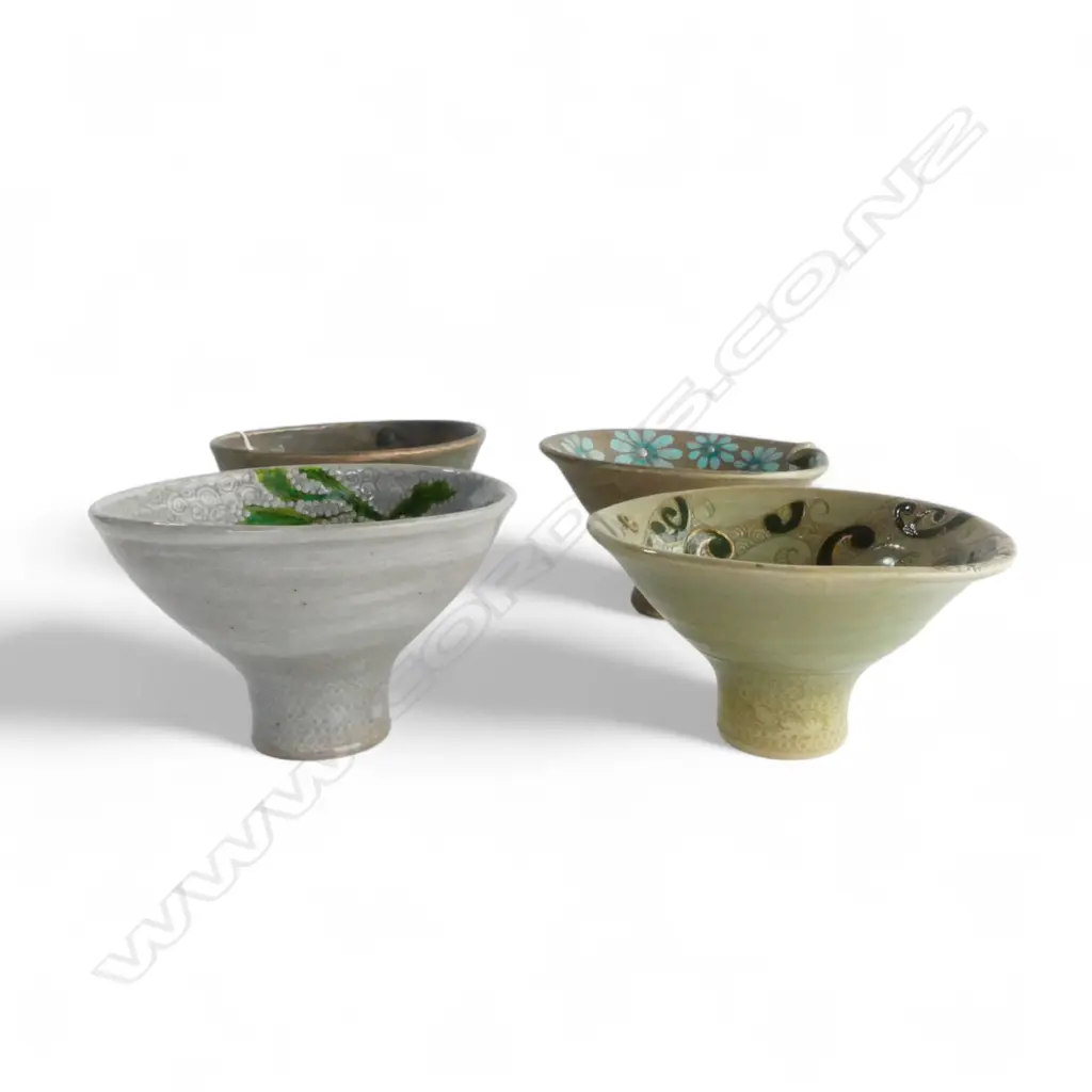 KEUM SUN LEE 4 DECORATED PORCELAIN BOWLS, H.80mm Image 1++