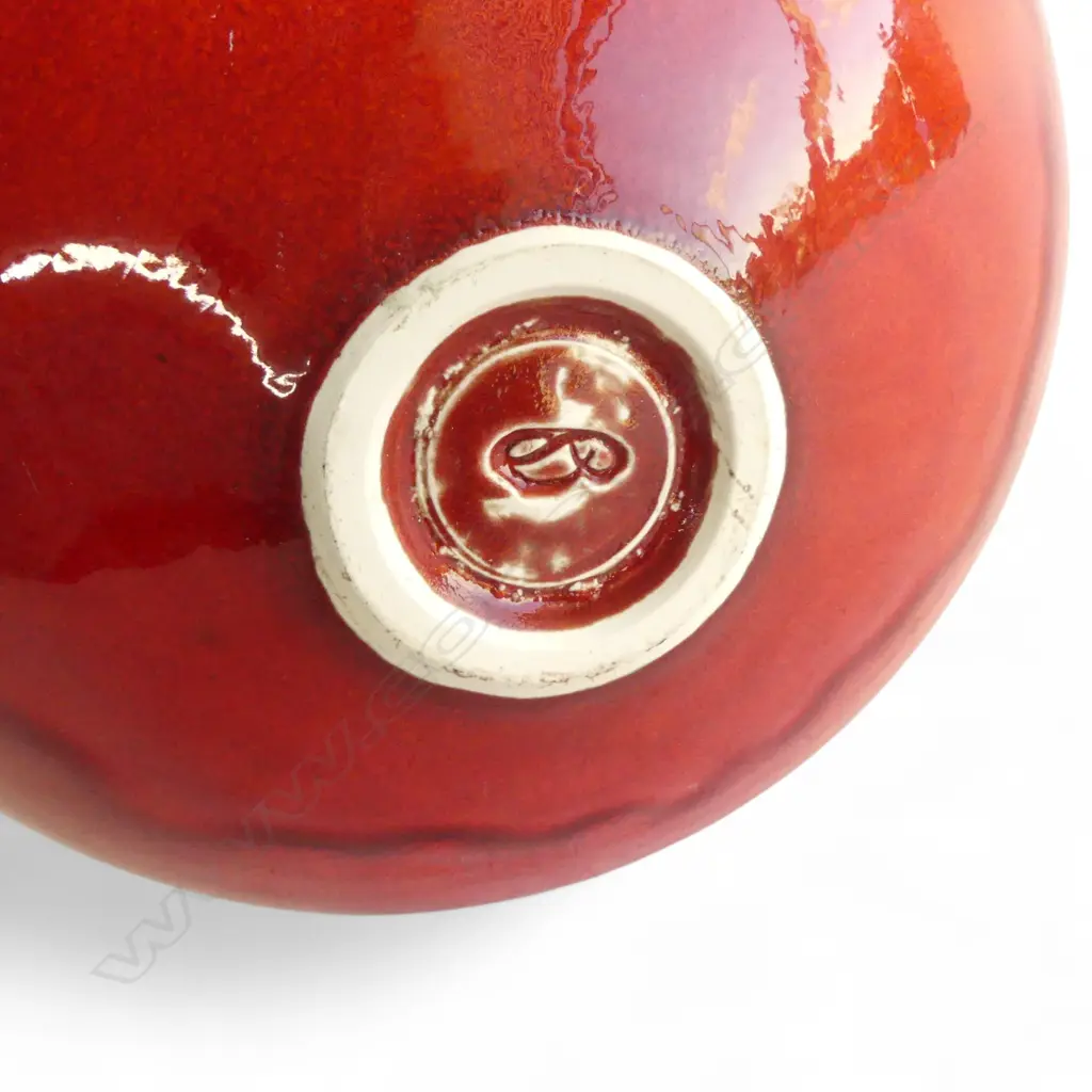 PETER COLLIS - RED GLAZED ORB VASE DIA. 190MM  Image 1++