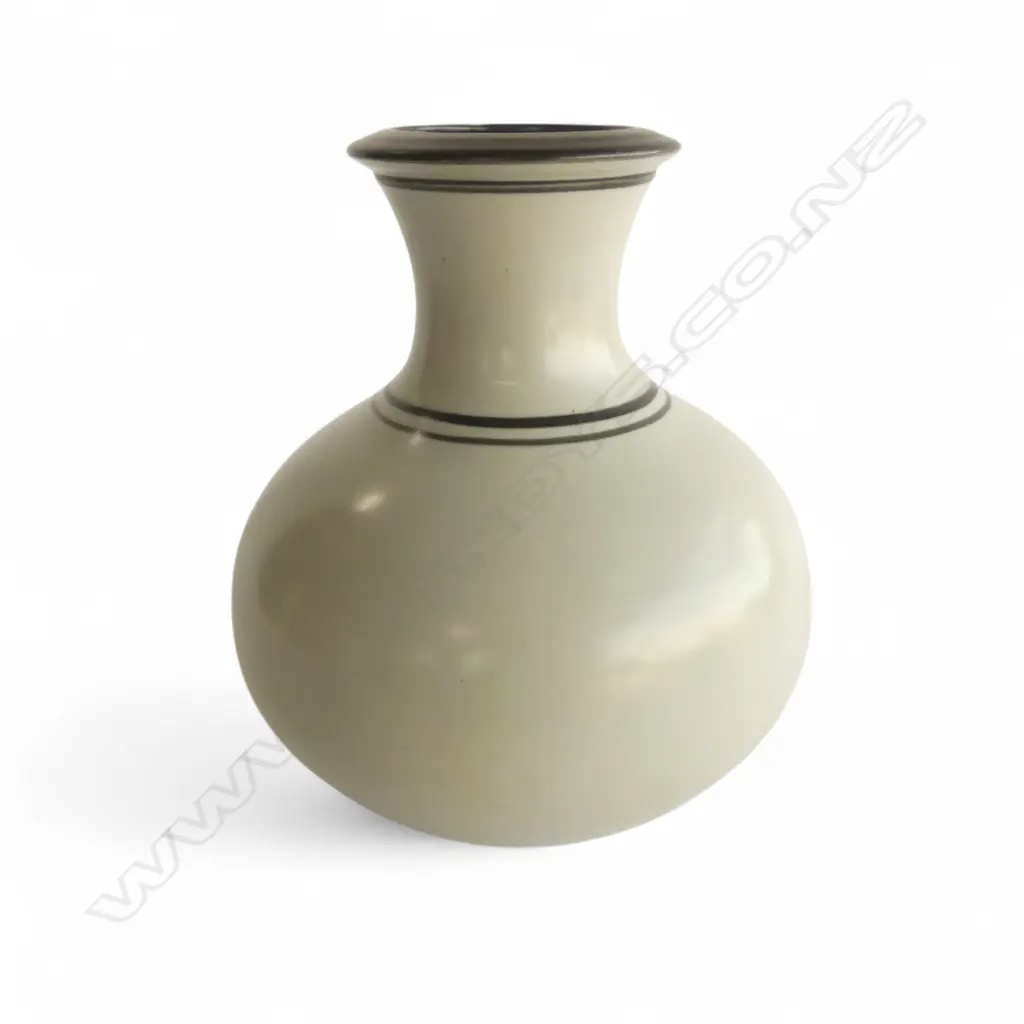 PETER COLLIS - TROUT FLY VASE, UNMARKED H. 270MM Image 1++