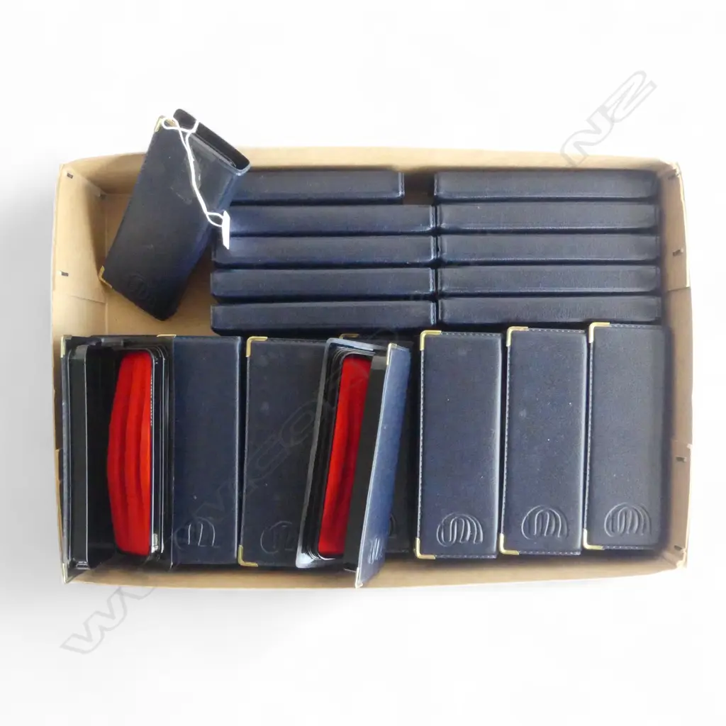 32 VINTAGE WATERMAN PEN CASES EACH HOLDS TWO PENS, L.170MM  Image 1++