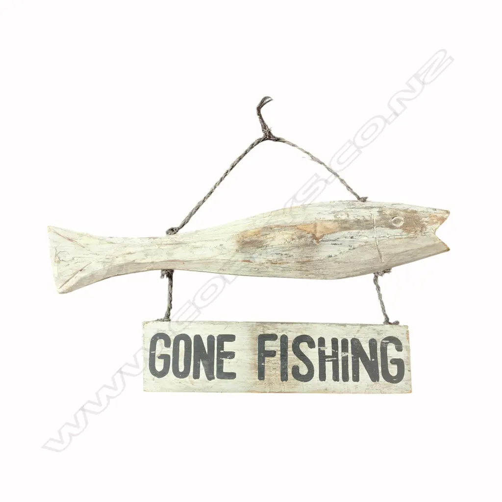 WOODEN SIGN "GONE FISHING" 500 mm Image 1++