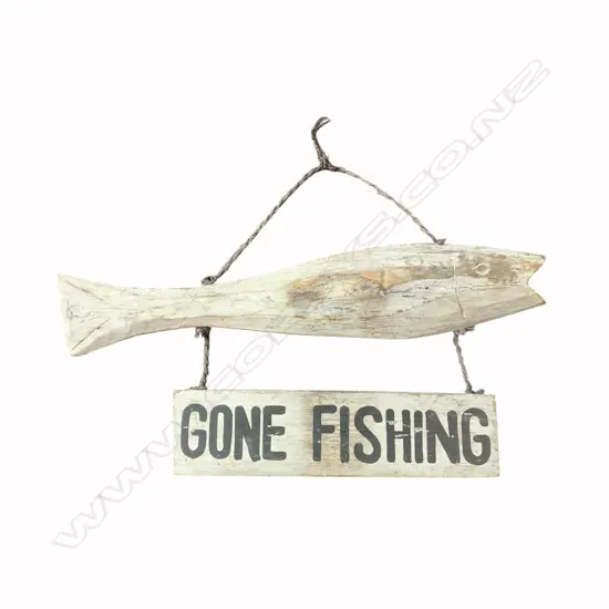 WOODEN SIGN "GONE FISHING" 500 mm