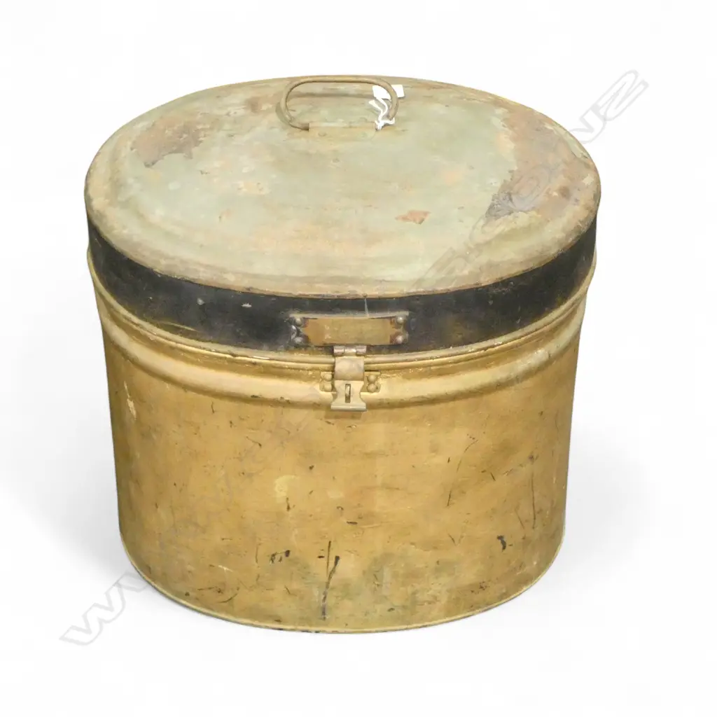 VINTAGE TIN HATBOX H360MM & 4 VINTAGE HATS Image 1++