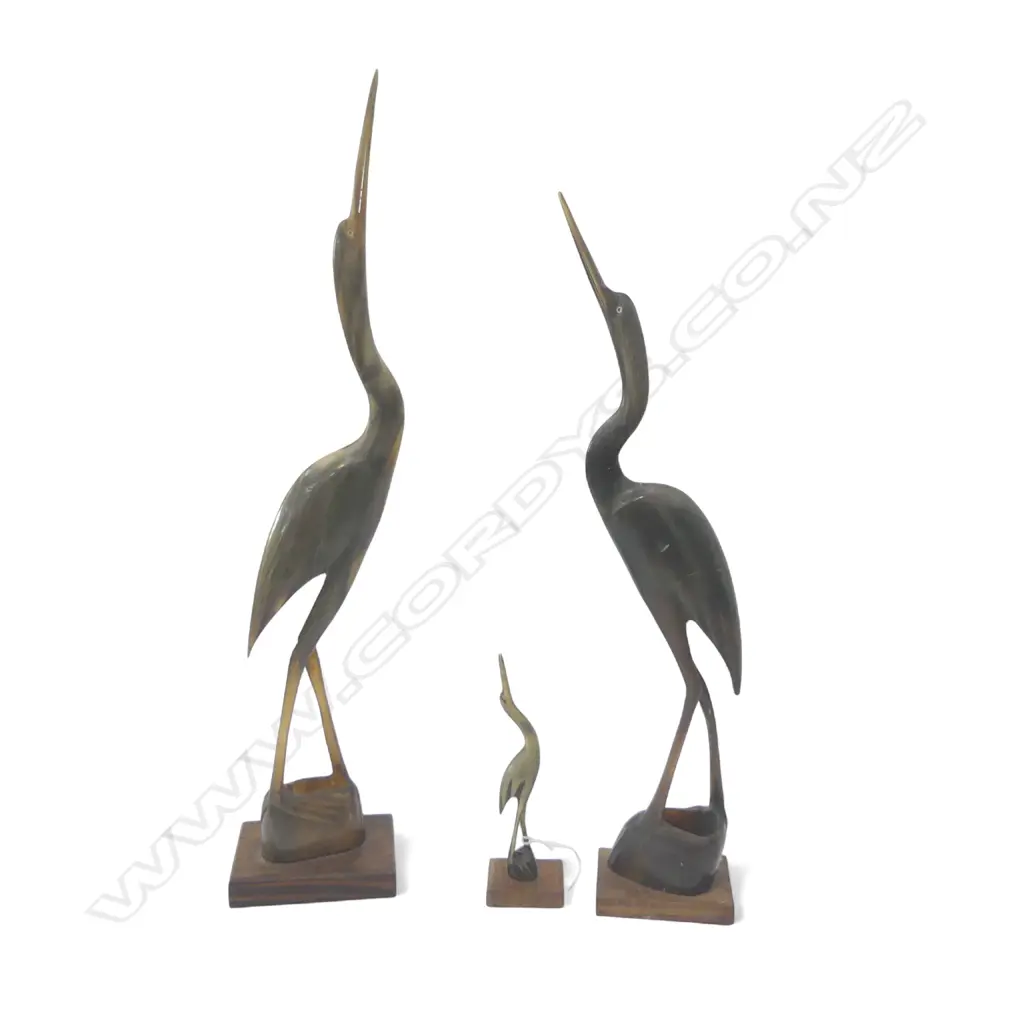 3 CARVED HORN BIRDS H.435mm Image 1++