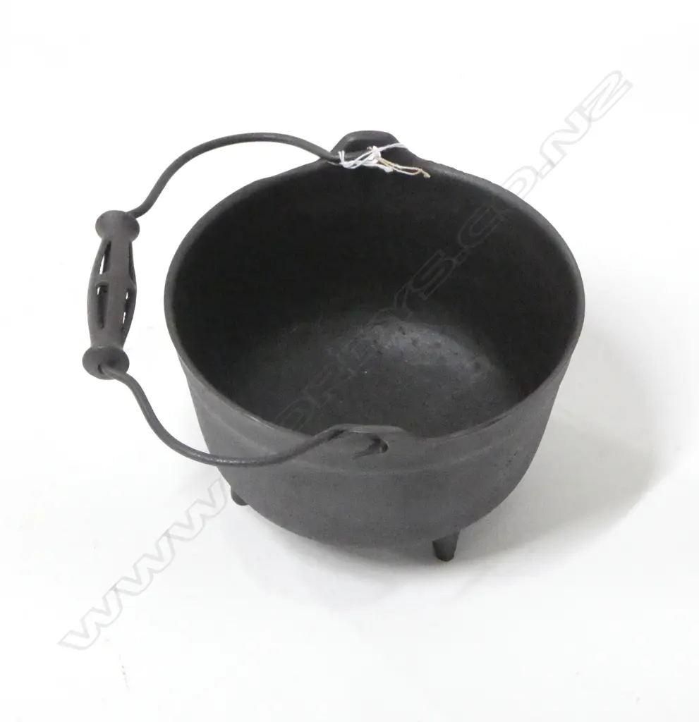 (1200) OLD CAST IRON CAMP STOVE H.120mm Image 1++