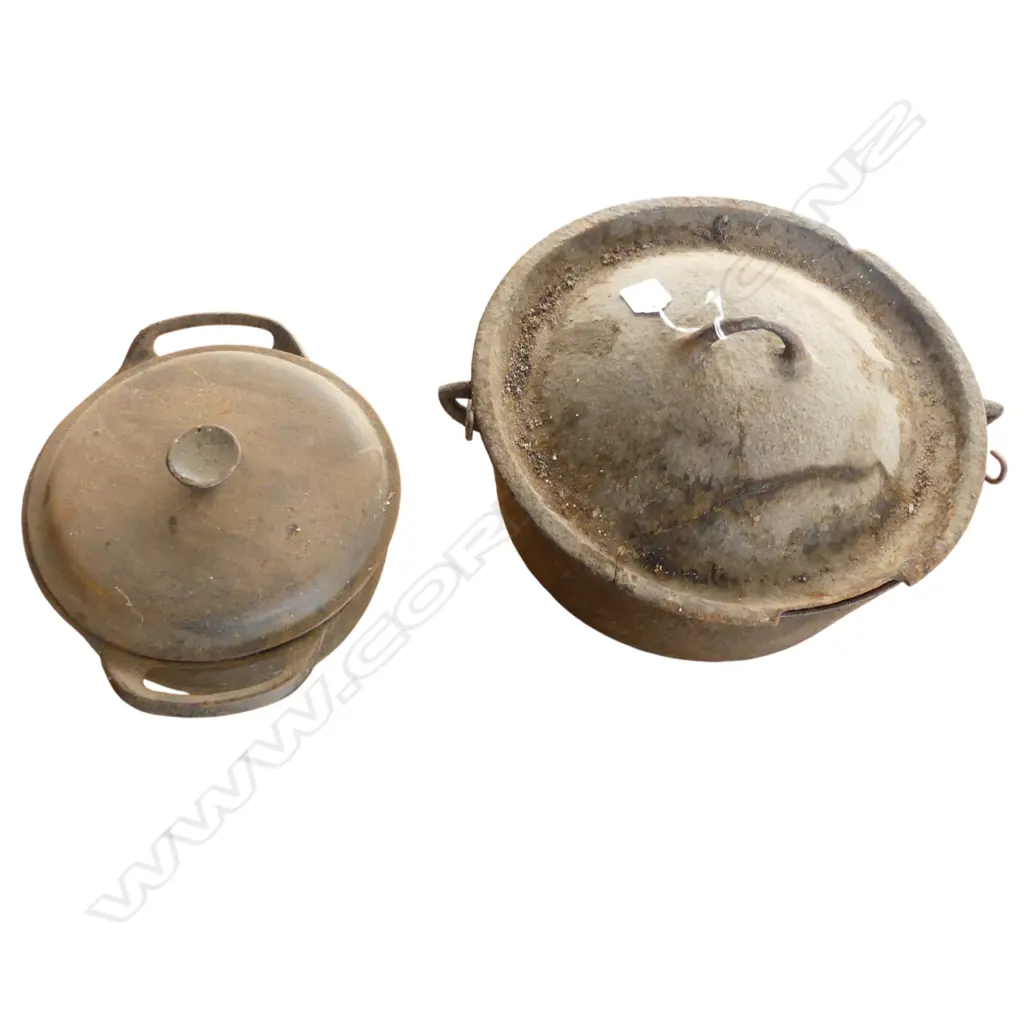 2 VINTAGE CAST IRON CAMP OVENS Dia.320 & 230mm (LARGER LID WITH FAULTS) Image 1++