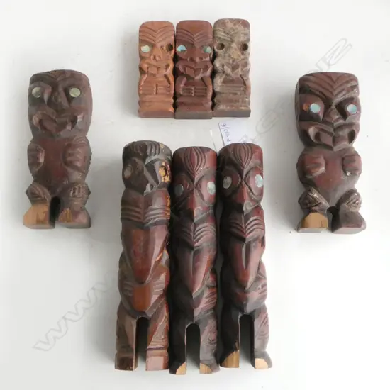 8 CARVED WOODEN MAORI FIGURES H.210mm