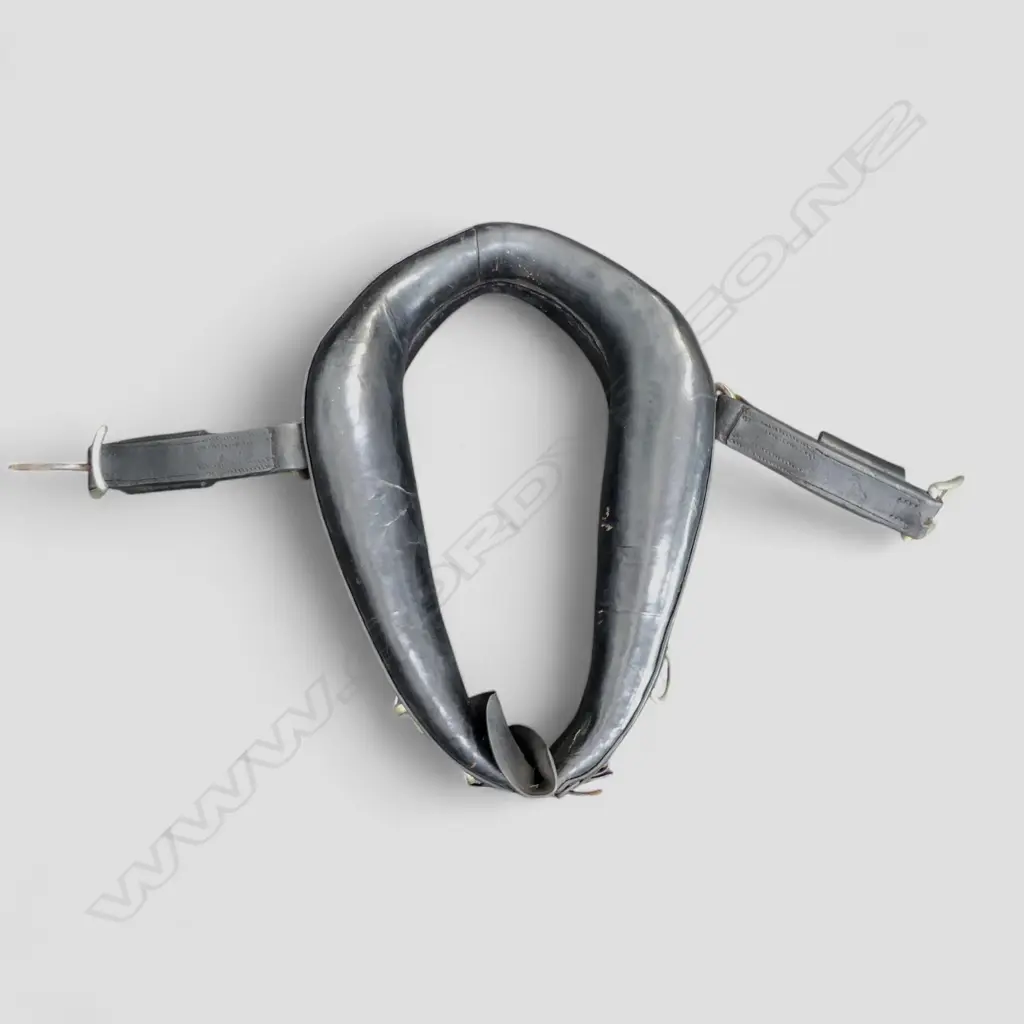 VINTAGE METAL & LEATHER PONY TRAP COLLAR H560 W410MM Image 1++