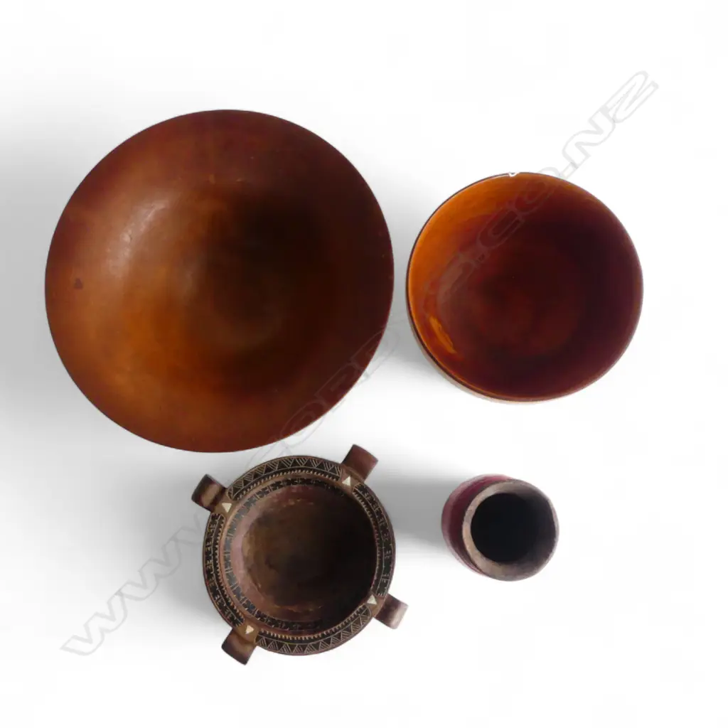 2 LG WOODEN BOWLS 325mm dia, KAVA BOWL, RED TRIBAL VASE H.150mm Image 1++