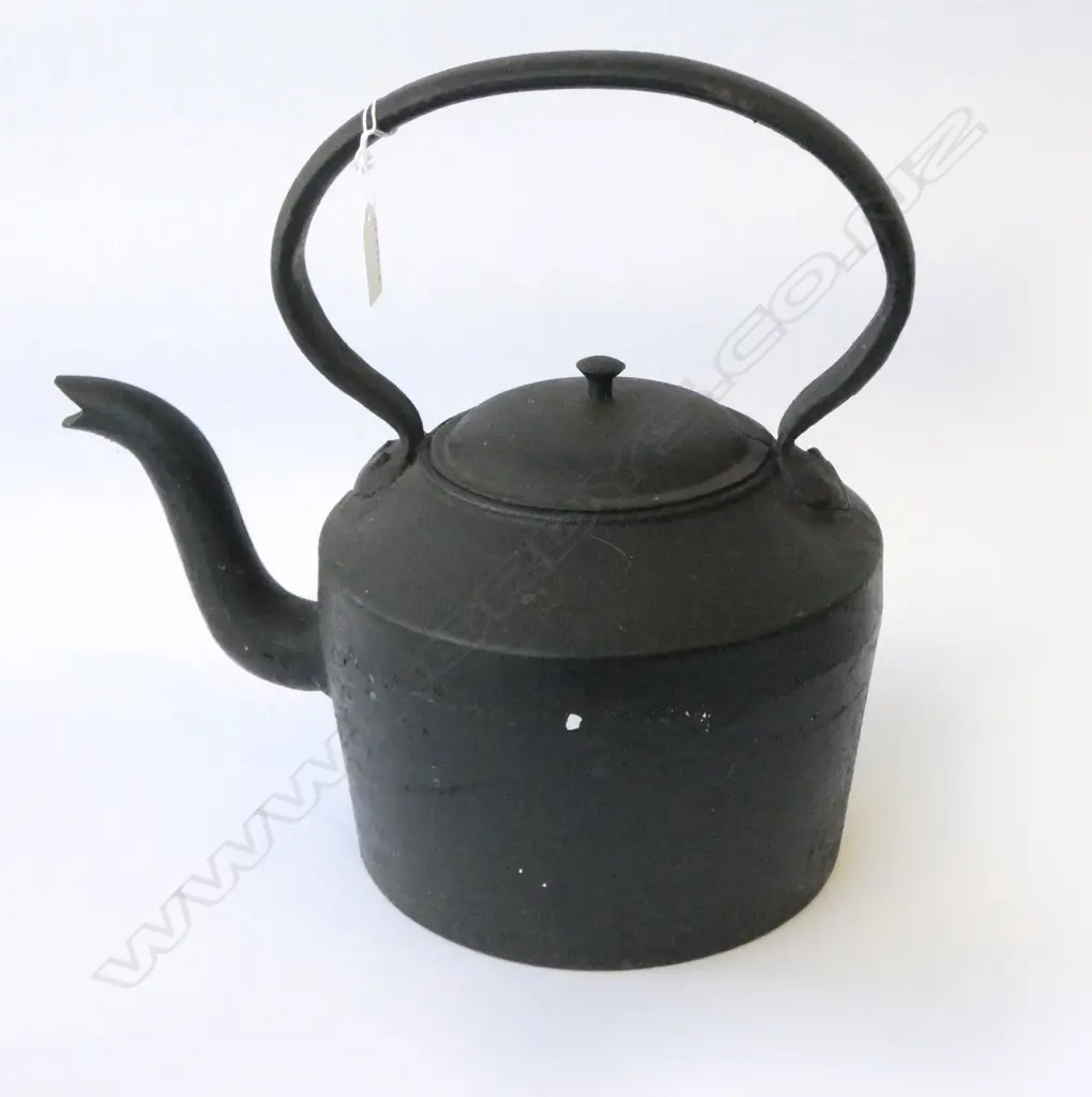 HEAVY CAST IRON TEAPOT H.340mm Image 1++