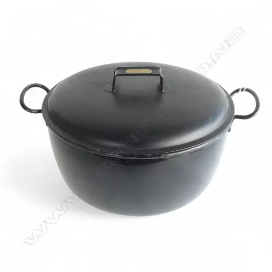 LG BLACK ENAMEL LIDDED POT 'JUDGE' BRAND 2 1/2 GALLONS H.240mm