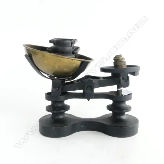 ANTIQUE CAST IRON SCALE w. 4 SEPARATE SETS OF WEIGHTS