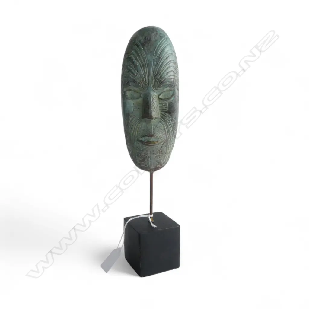 BRONZE MAORI MASK ON STAND H.330mm Image 1++