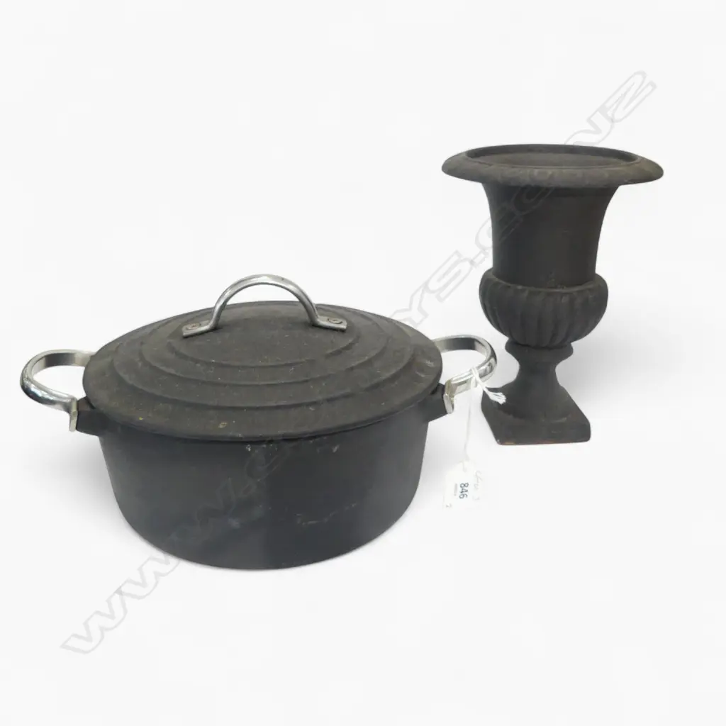 CAST IRON URN + CASSEROLE W.280mm Image 1++