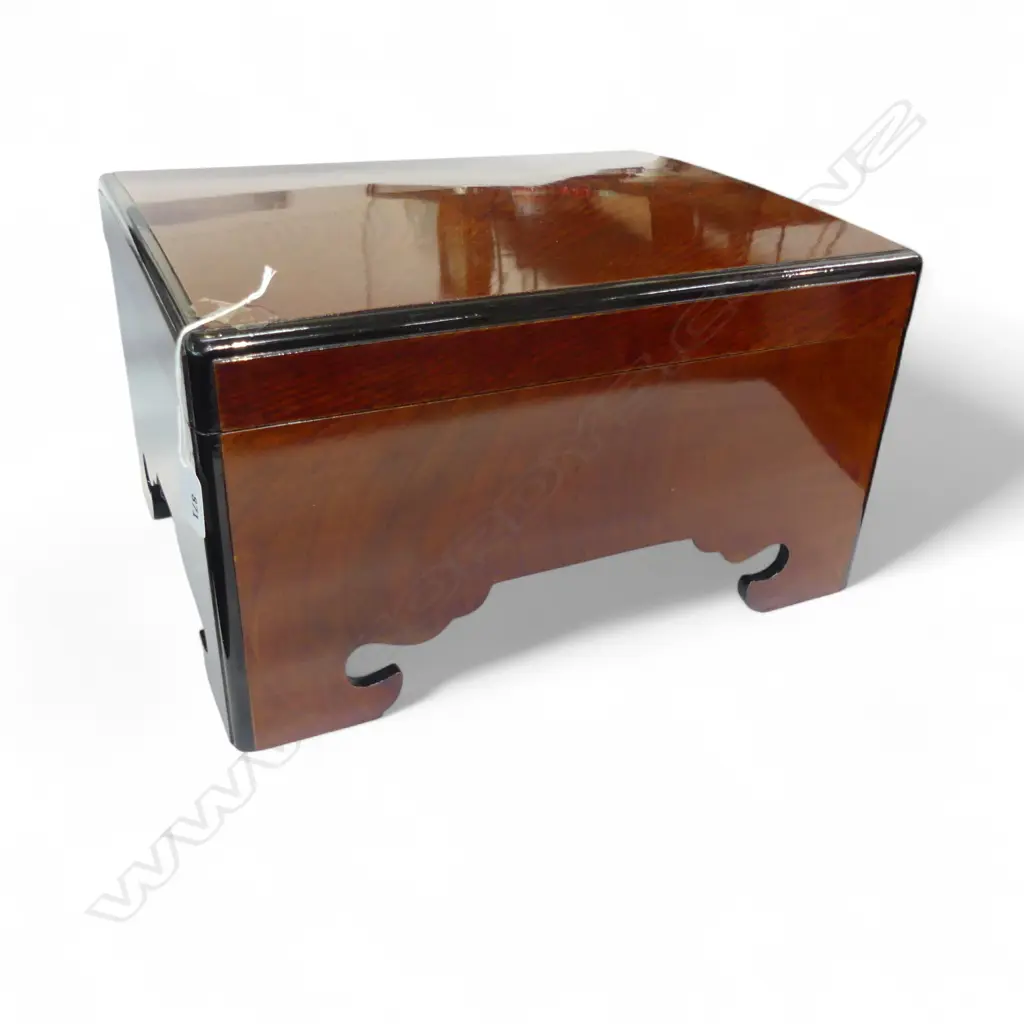 JAPANESE ROSEWOOD BOX 410x315x225mm Image 1++