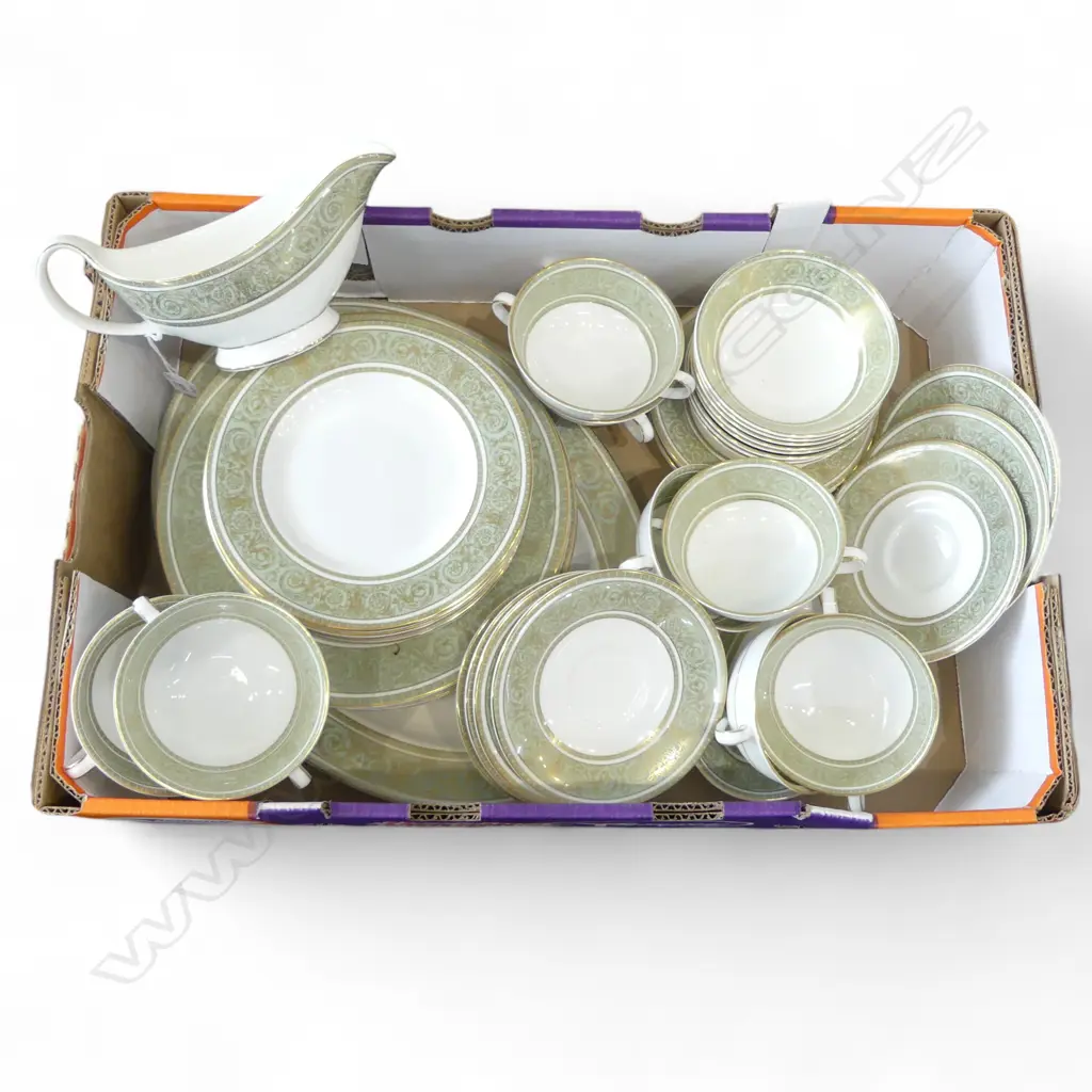 8 PLACE 49 PCE ROYAL DOULTON 'ENGLISH RENAISSANCE' DINNER SET Image 1++
