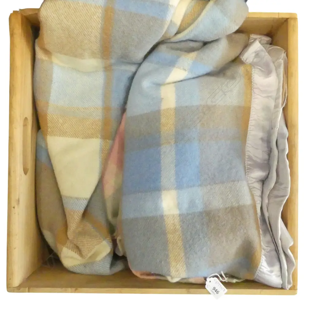 5 WOOL BLANKETS Image 1++