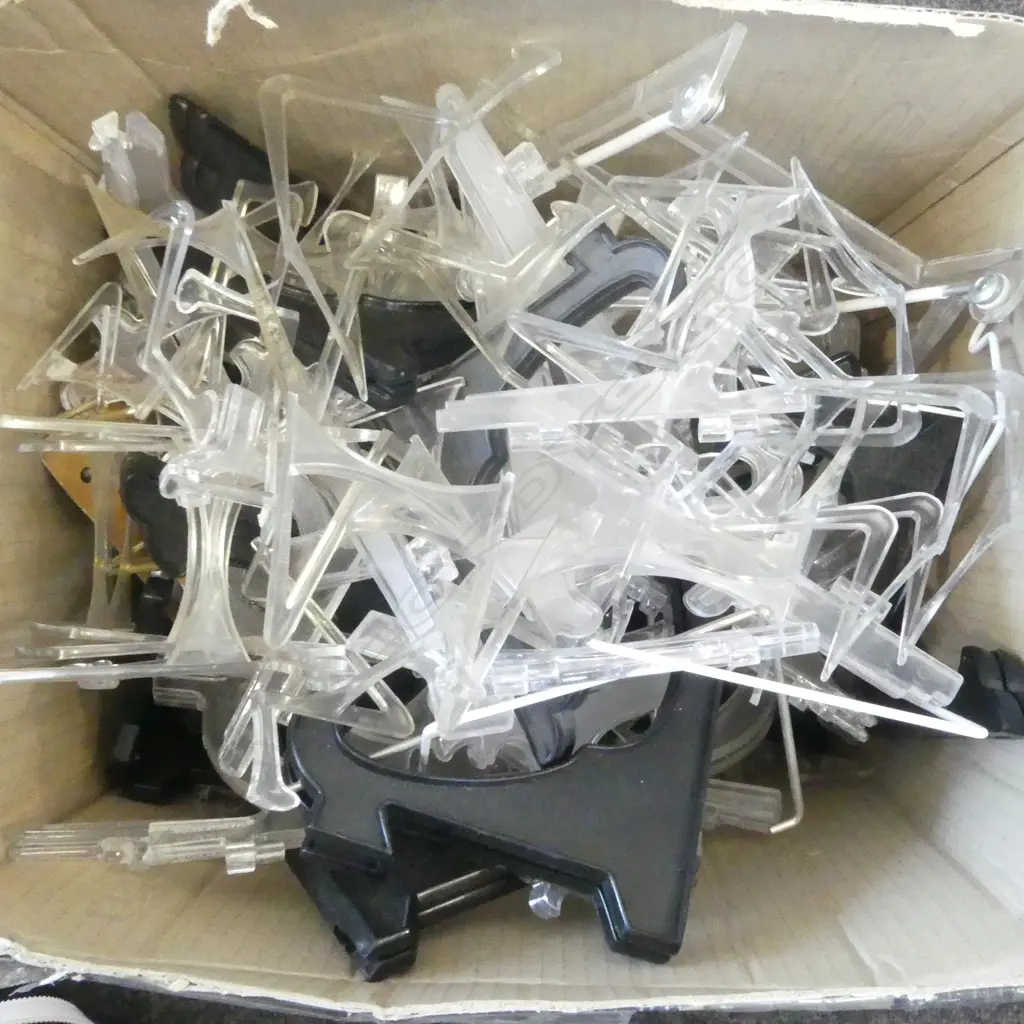 BOX OF PLATE STANDS Image 1++
