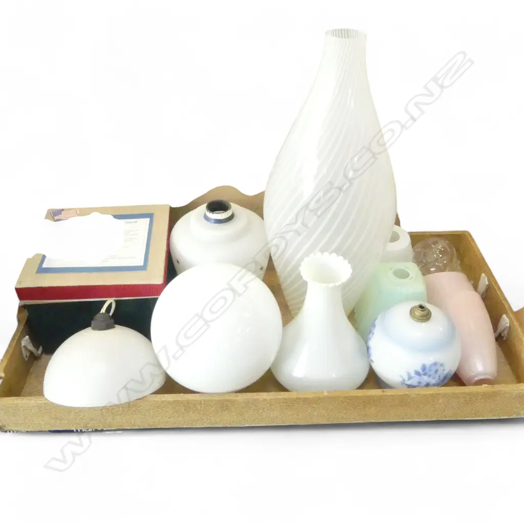 VINTAGE LINEN TRAY L480 & 13 MISS-MATCHED VINTAGE LIGHT SHADES Image 1++