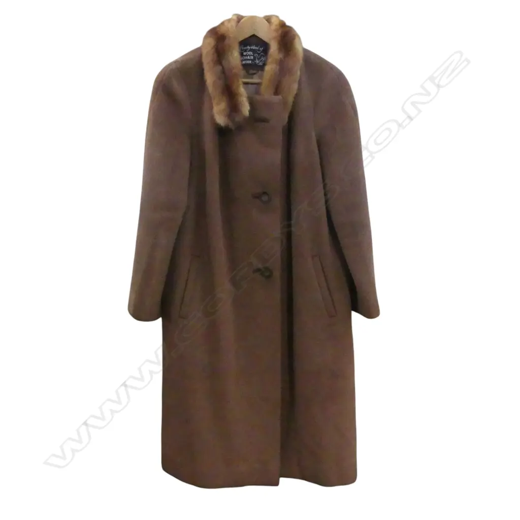 VINTAGE MOHAIR & MINK COLLARED FULL LENGHT JACKET LIGHT BROWN COLOUR SMALL SIZE Image 1++