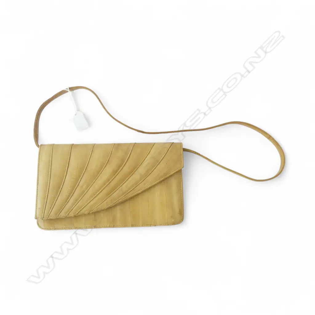 TAN COLOURED ELLSKIN VINTAGE HANDBAG L270MM Image 1++