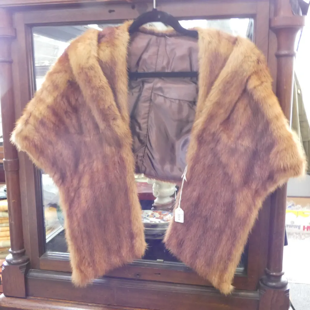 FUR STOLE Image 1++