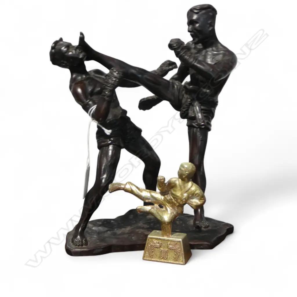 BRONZED RESIN KICK BOXING SCULPTURE H.245mm + METAL ONE H.100mm Image 1++